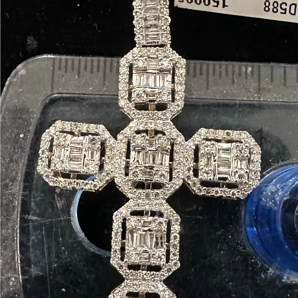 Real Gold and diamond charm( not moissanite) rock diamonds